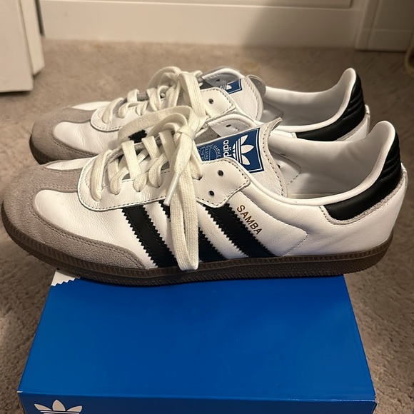 Like new Adidas Samba OG shoes size 7.5 men’s, 8.5 women’s - Picture 2 of 9